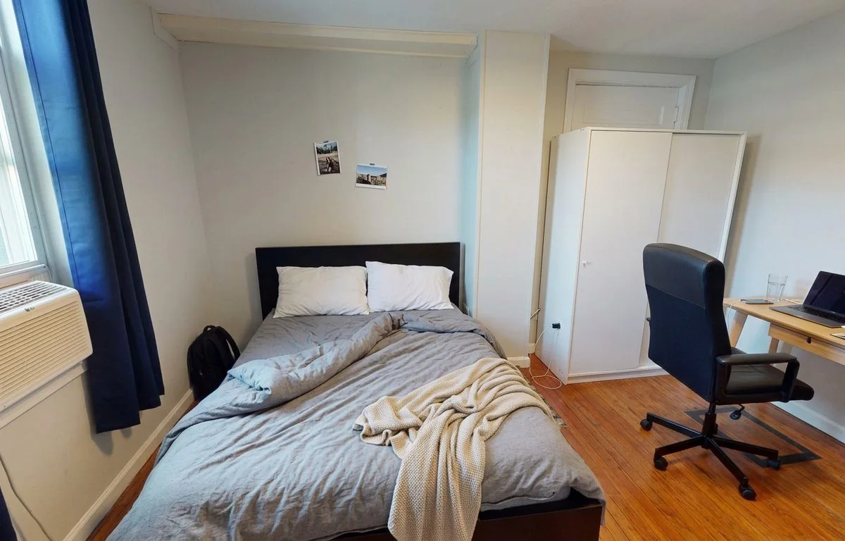 Private room in Chestnut Hill