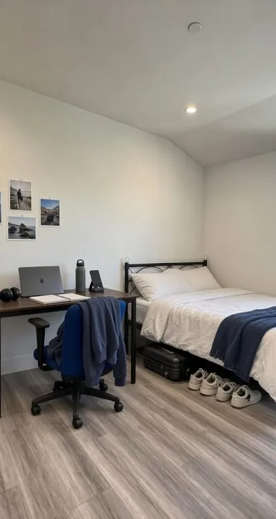 Private Room with Ensuite Bath in 2B2B at 1426 W 35th St | In-Unit Laundry | Within USC DPS Patrol Zone