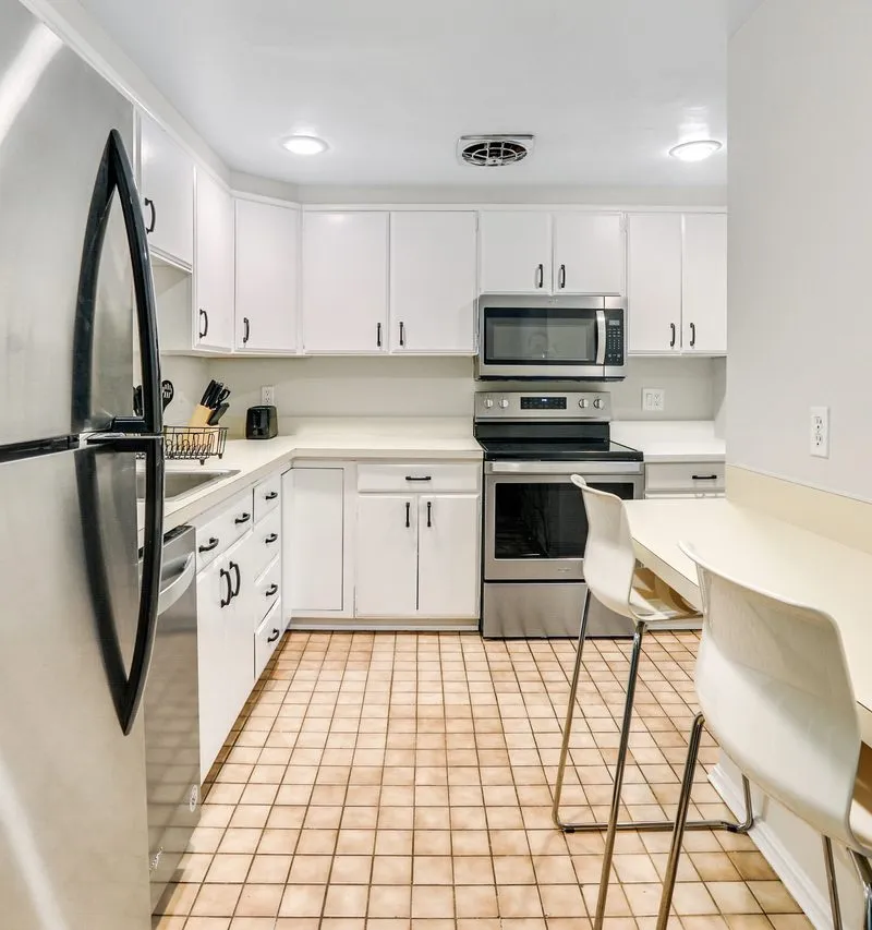 Private room in Southwest Waterfront