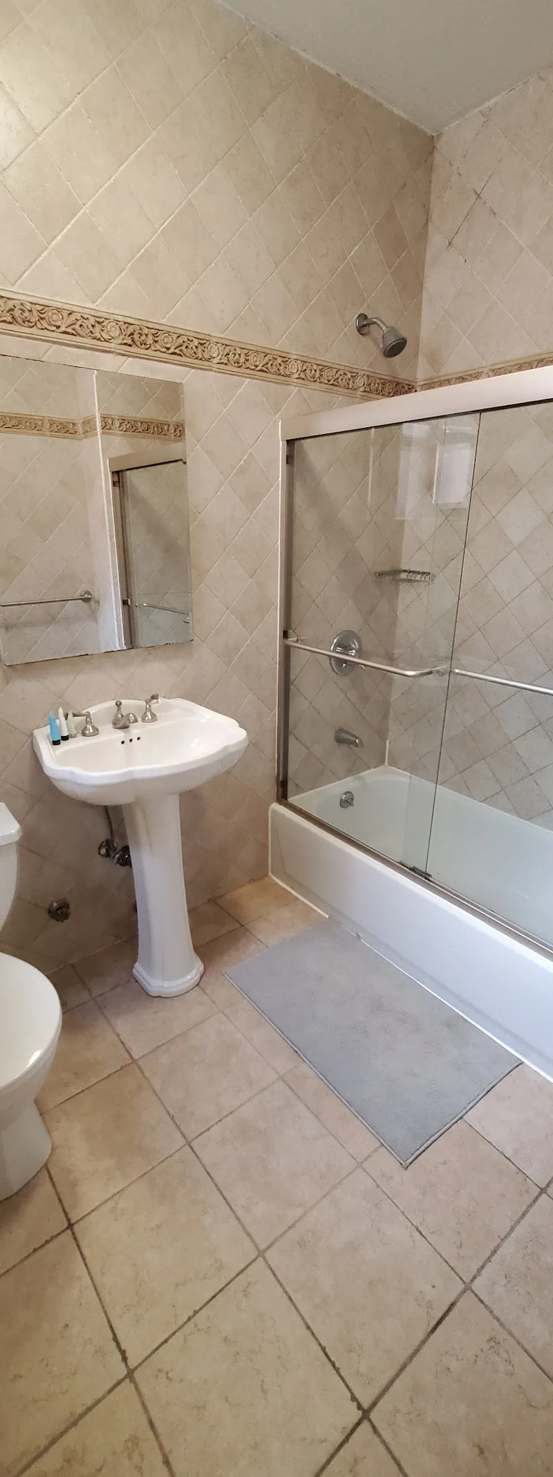Studio in Murray Hill - Private bathroom/Kitchen/Laundry in building/walk-up
