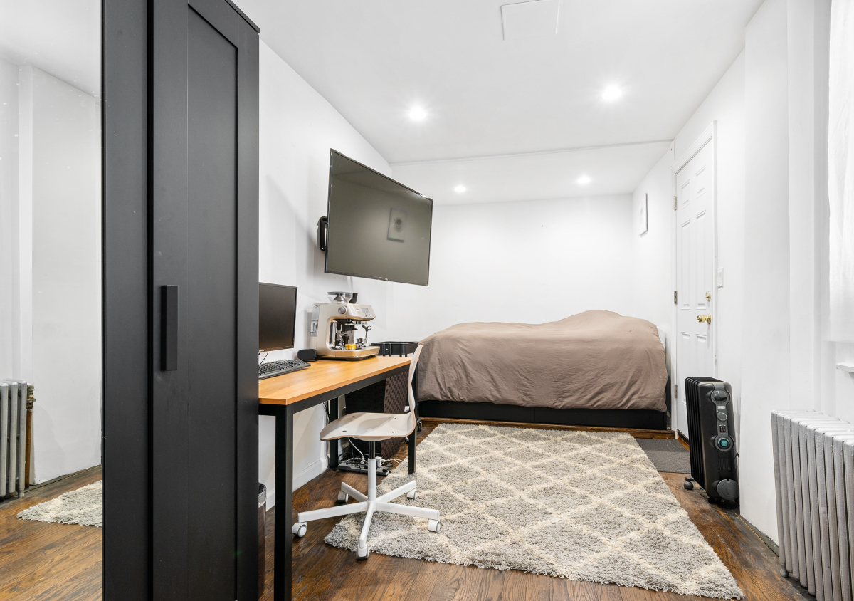 Room In Prime N Williamsburg w Huge Backyard