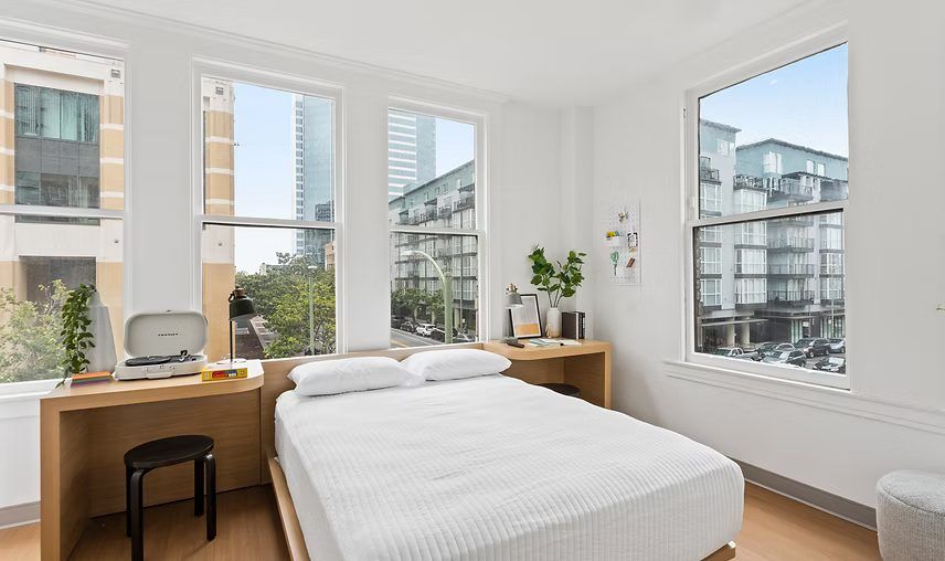 Large student studio in Oakland