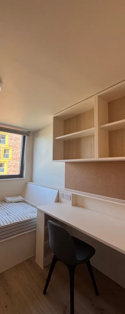 Private Bedroom & Bathroom in West Hampstead