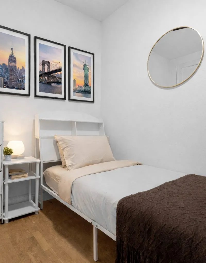 Furnished private room in a Manhattan apartment