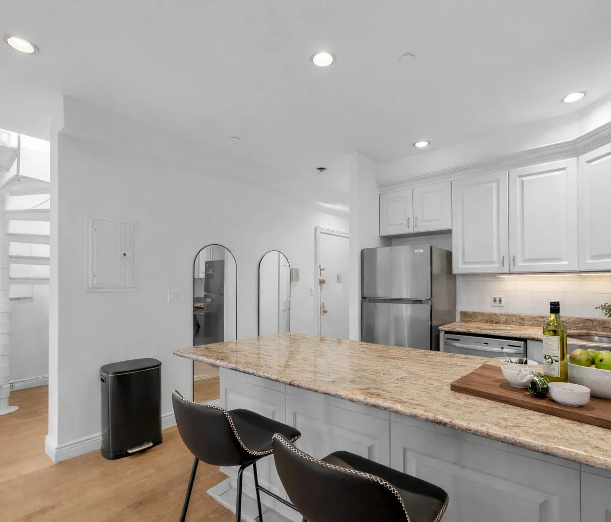 Furnished private room in a Manhattan apartment