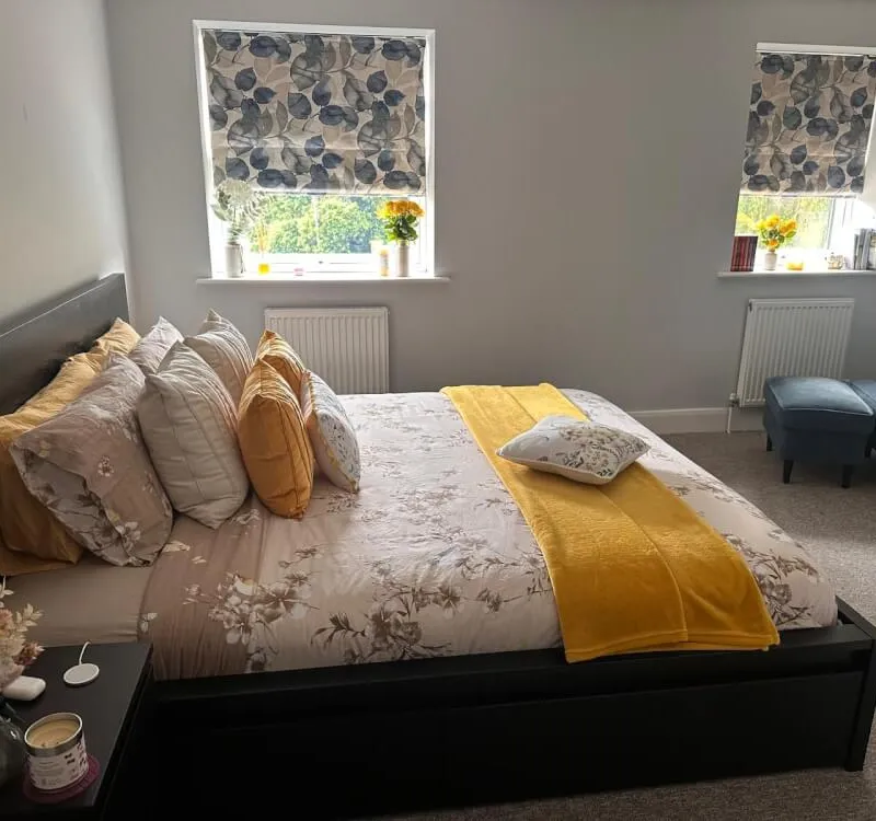 2 Spacious Double Rooms with Private Bathrooms - Bedroom 1