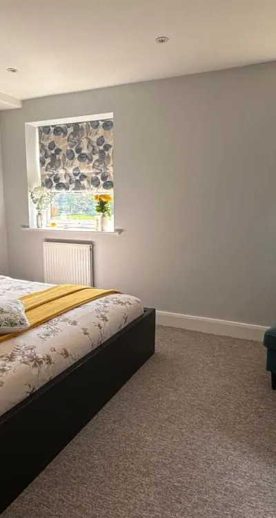 2 Spacious Double Rooms with Private Bathrooms - Bedroom 2