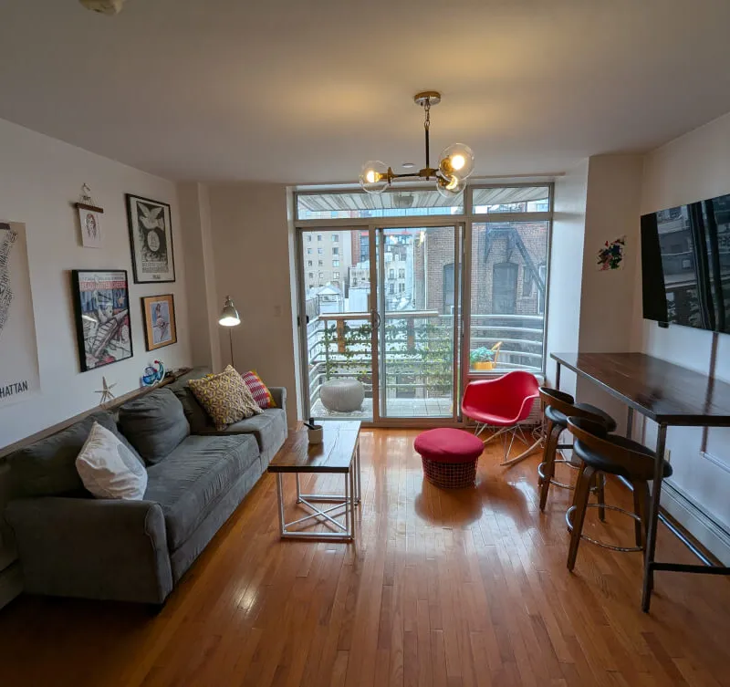 Colorful Furnished LES 2bd apartment w/ balcony, w/d, elevator & more!