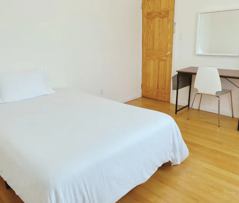Private room in Woodside!