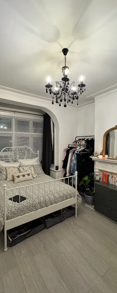 Massive Bright Room in Wimbledon Chase