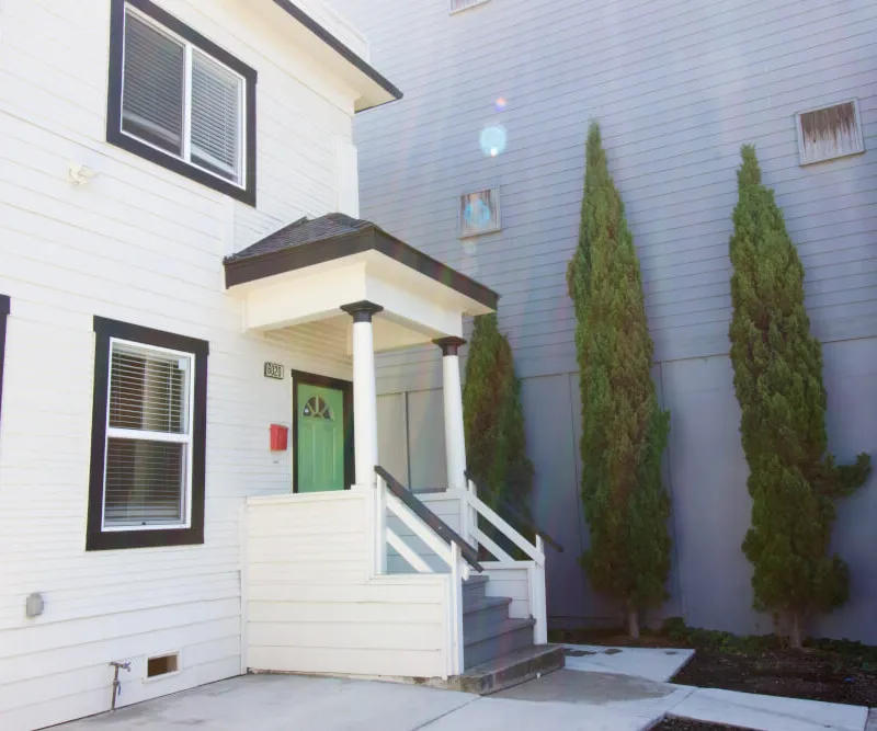North Oakland Rooms Made Easy | Modern Living Near Telegraph Ave & 60th St