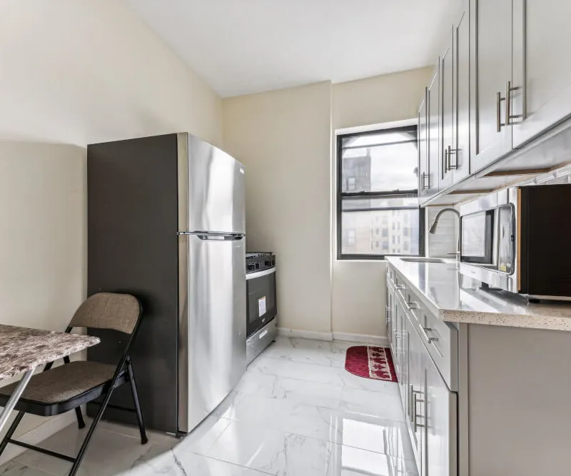 Stylish Furnished Room Near Subway in Brooklyn