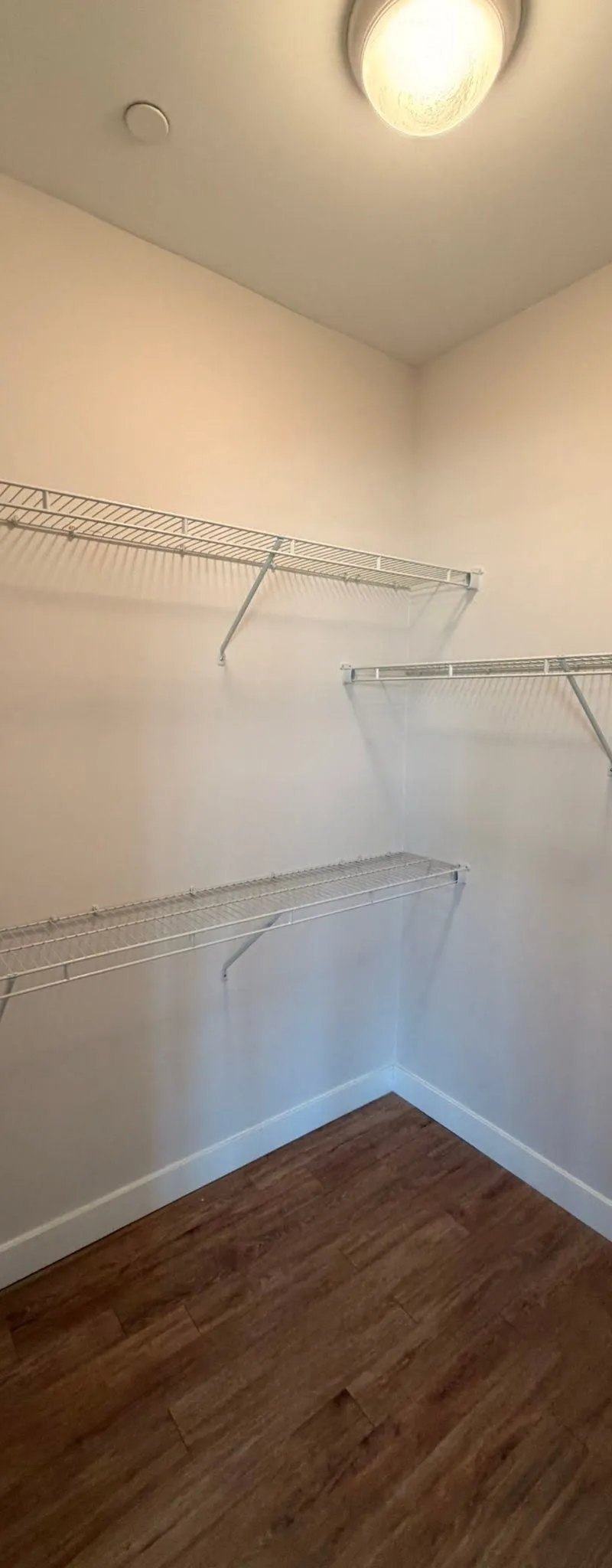 Top-Floor Studio Apartment in Quincy
