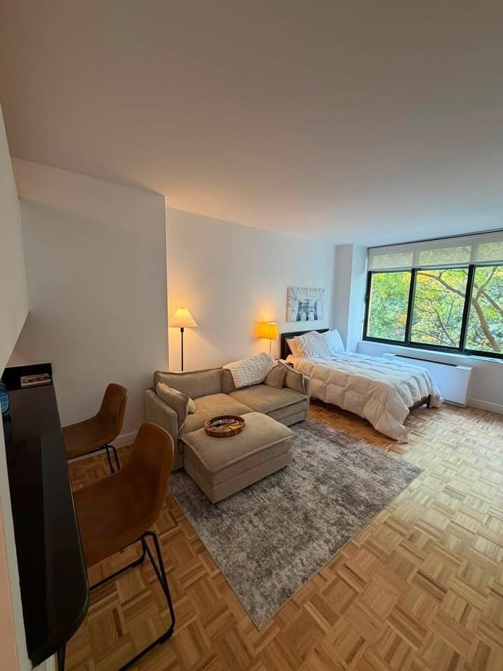 STUDIO APARTMENT AVAILABLE