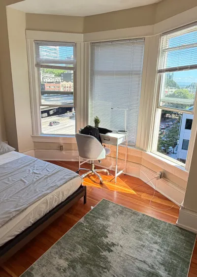 Private Room at Downtown Seattle (501 DP)