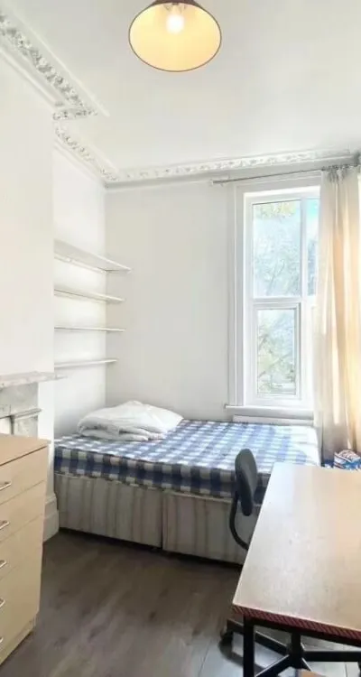 Christmas & New Year Short-Term Sublease in Zone 2 London SW6 | Near West Brompton Station!