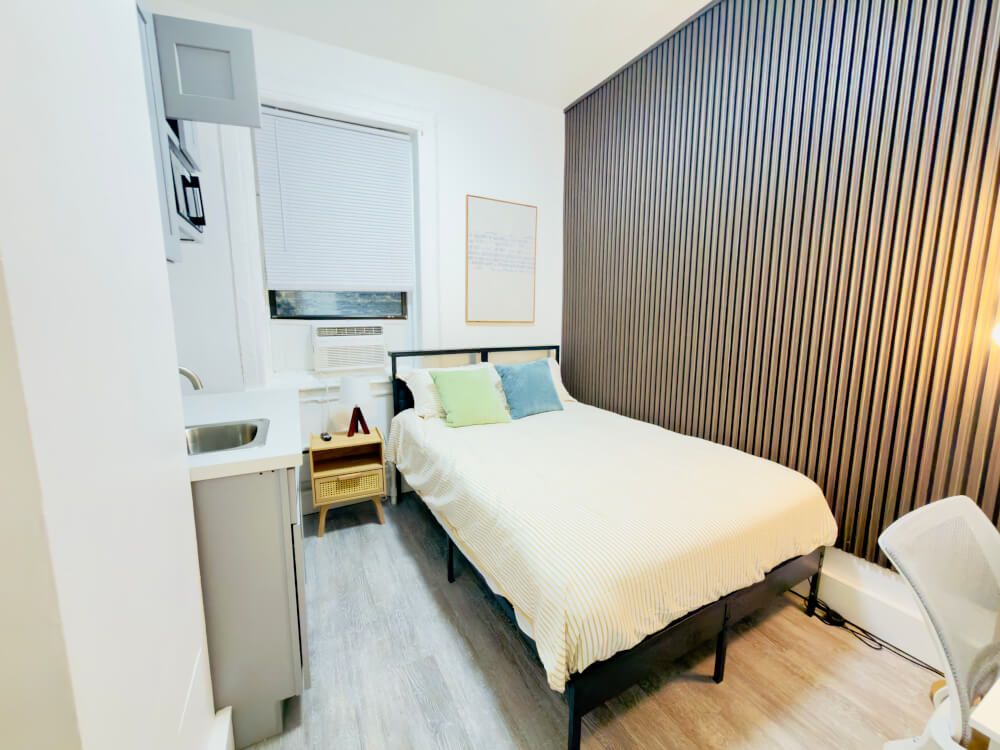 Studio in the Upper West Side (A207-08)