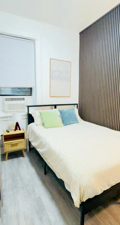 Studio in the Upper West Side (A207-08)