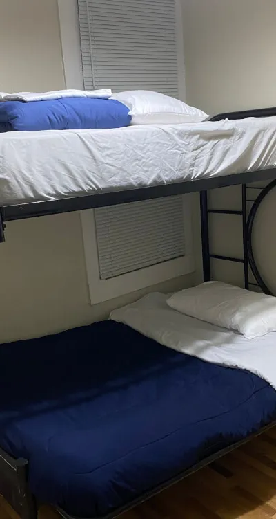 Private room with shared bathroom in the heart of SOMA - Bedroom 3