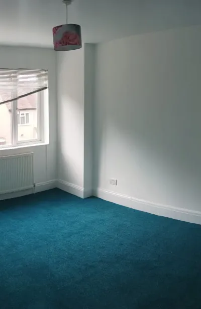 Spacious double room to sublet