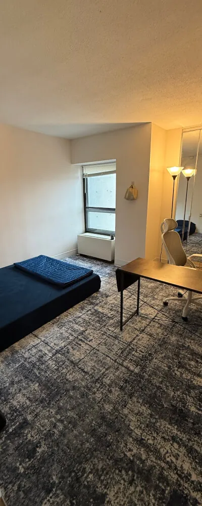 ROOM AVAILABLE FOR SUBLEASE – Steps from Babcock St T Station! Looking for a comfortable, hassle-free place in the heart of the city? This could be your next home! Deposit: (last month only) – direct move-in, no extra hassle Available: November 1 (earlier move-in possible) Electricity is FREE! You just pay the rent – that's it. No surprise bills!