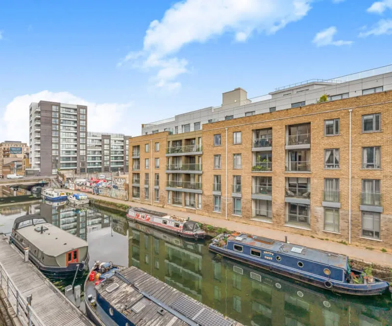 Cosy November Sublet in Zone 2