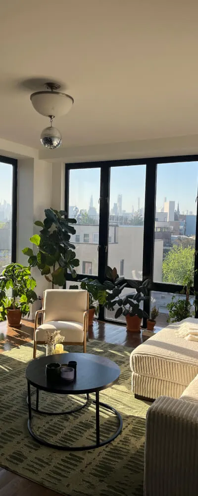 Panoramic Manhattan Views in Prime Williamsburg