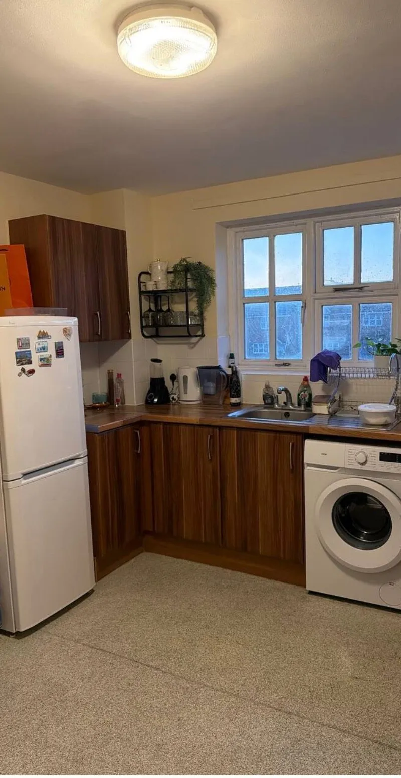 All bills included parking included walking distance from Neasden train station