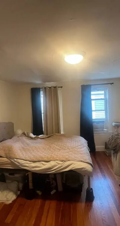 Quiet Spacious Room with Natural Light near Davis QR