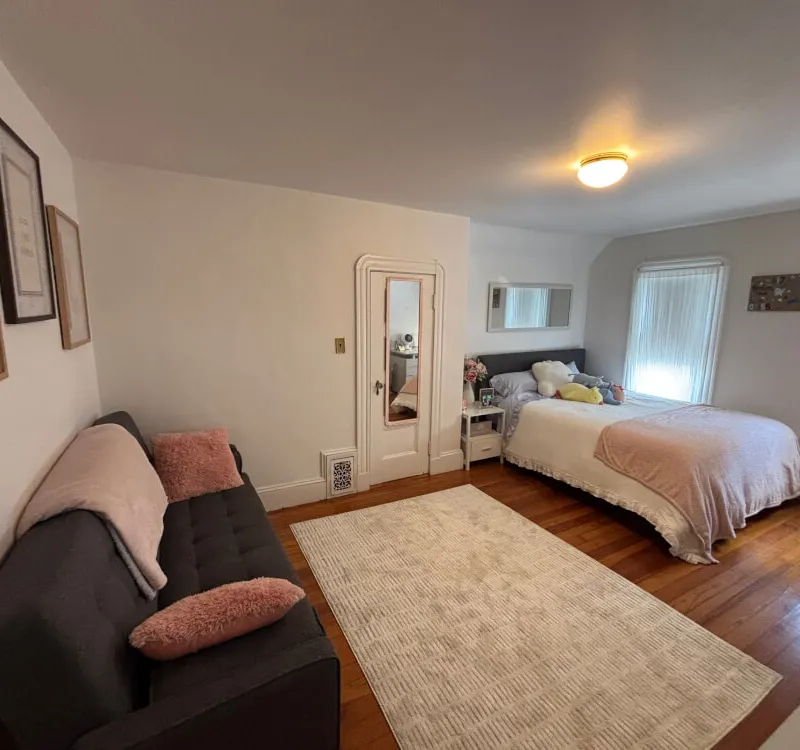 Move In Ready Room in Somerville/Medford!