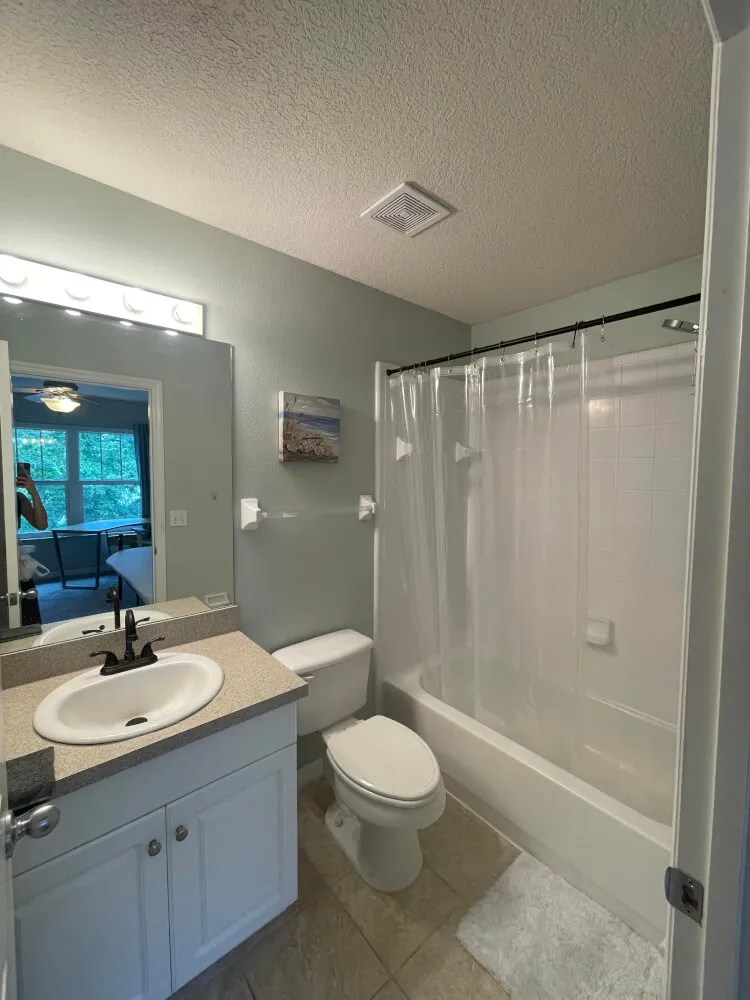 Fully Furnished 2B2.5B Townhouse at Hailey Gardens | 5 Mins to UF | Free Parking