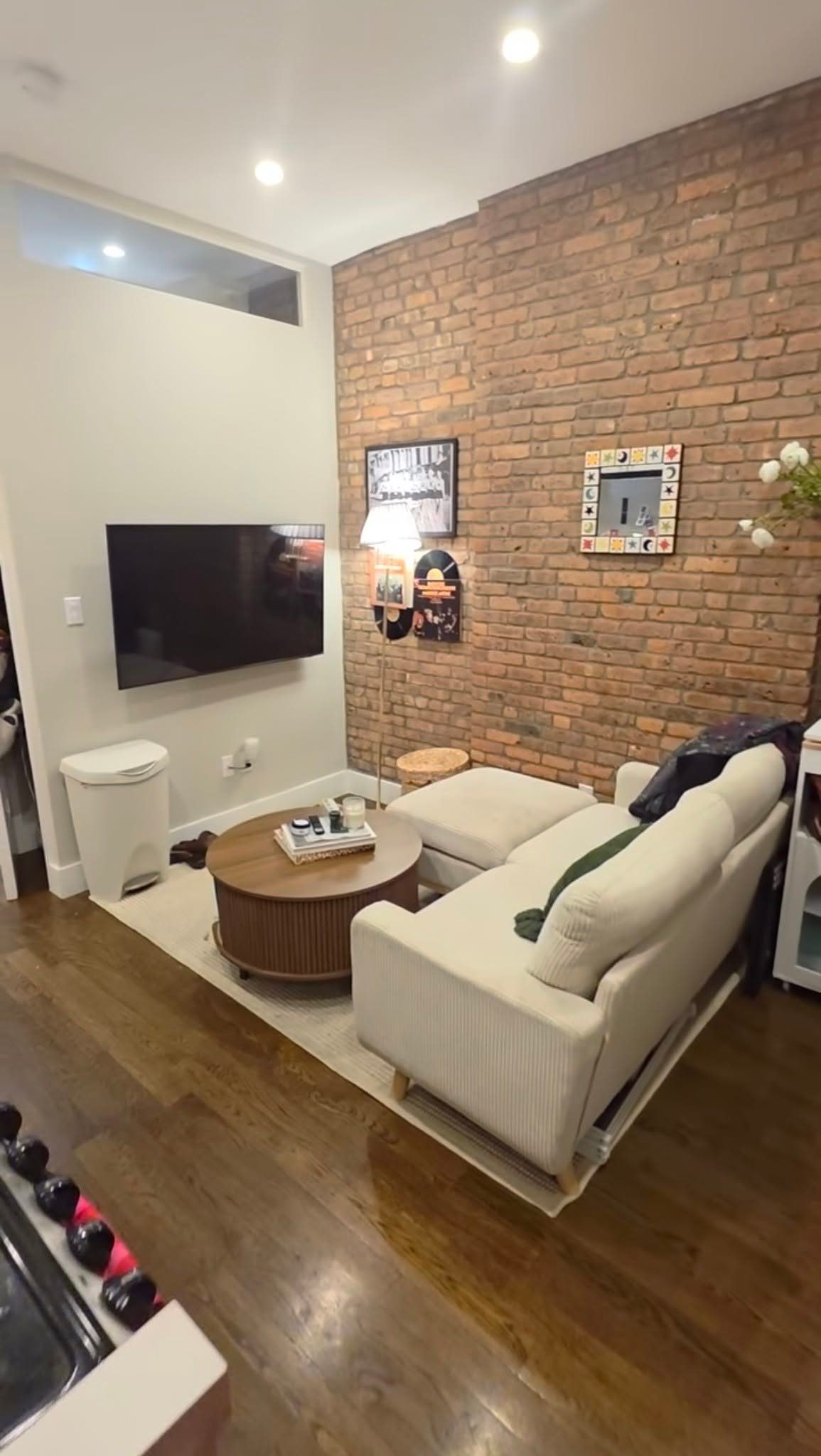 Furnished 2-Bedroom Apartment in Chelsea