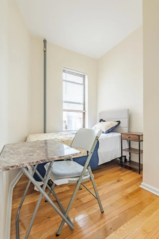 Chic Bedroom Just 2 Minutes from Sterling St. Station