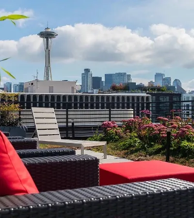 Luxe Condo - less than 3 miles to Major Hospitals!