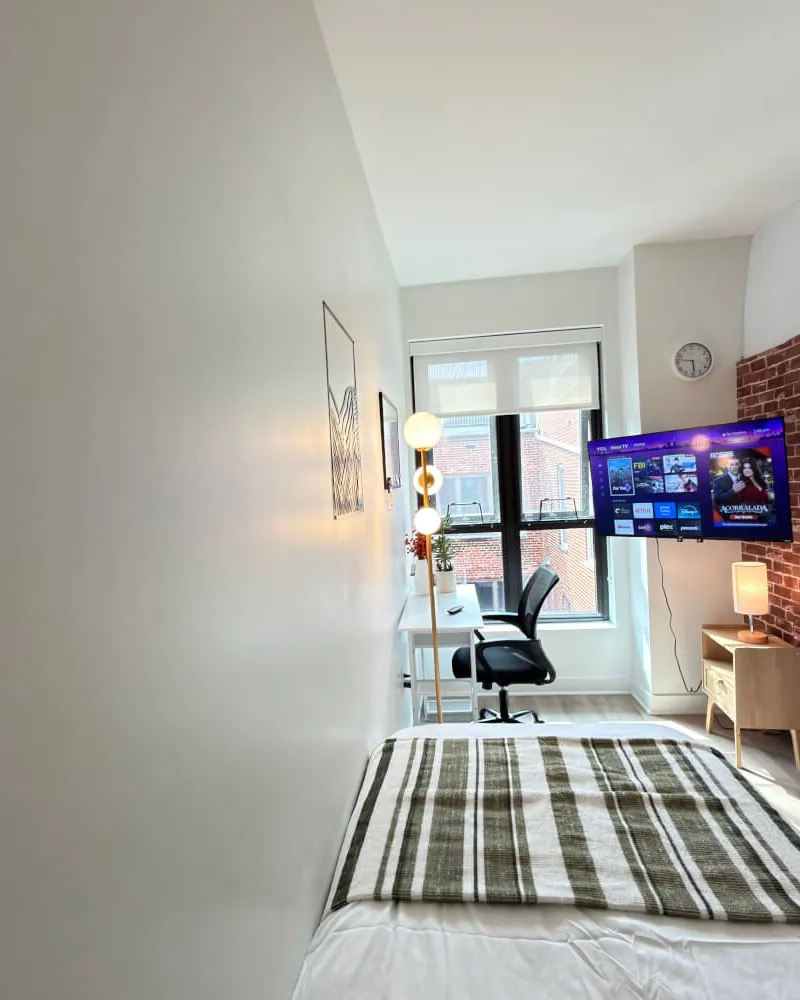 Bright room in Washington DC