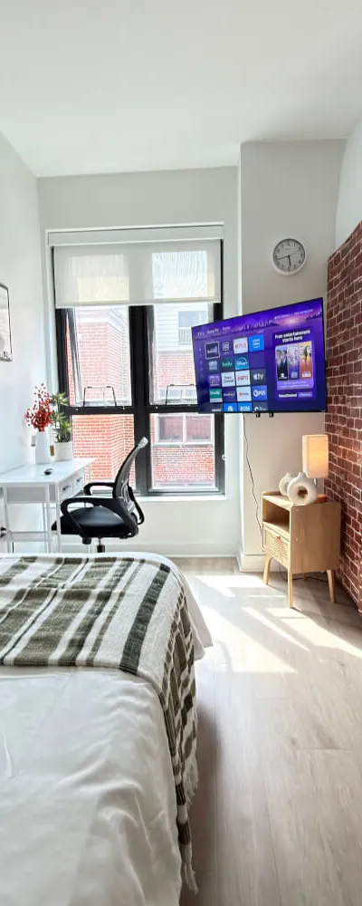 Bright room in Washington DC