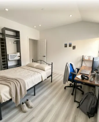 Furnished Private Room Near USC | 15-Min Walk to Campus | USC Student Roommates