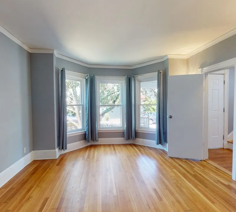 Private room in Oak Square