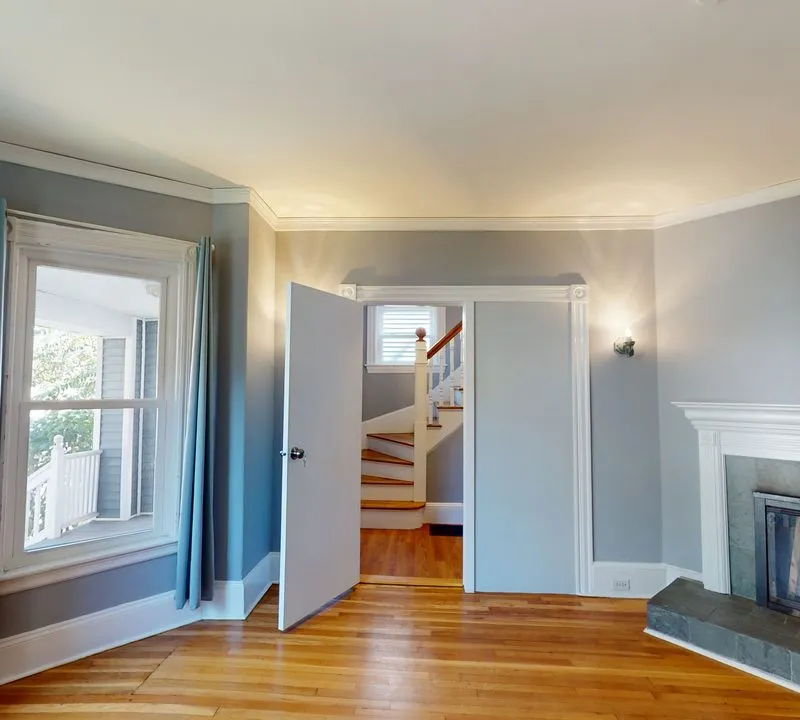 Private room in Oak Square