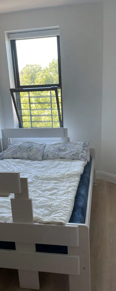 Spacious, bright, quiet Riverdale one bedroom (female-only space)