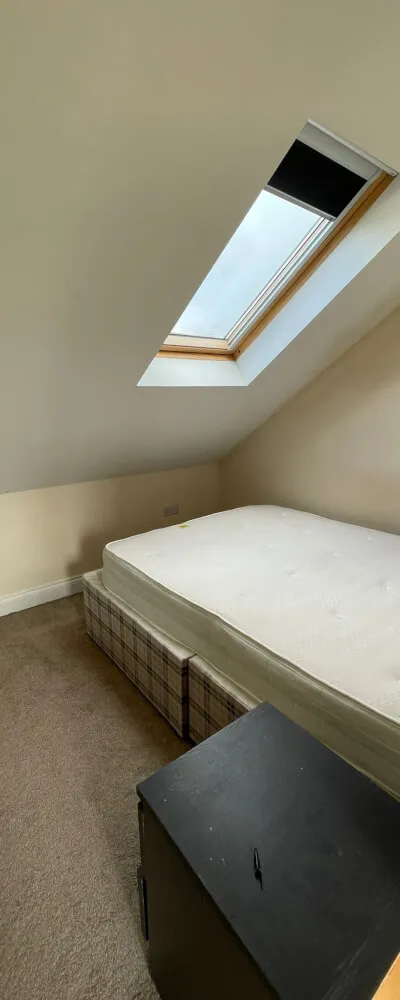 Large Ensuite Bedroom with Private Floor