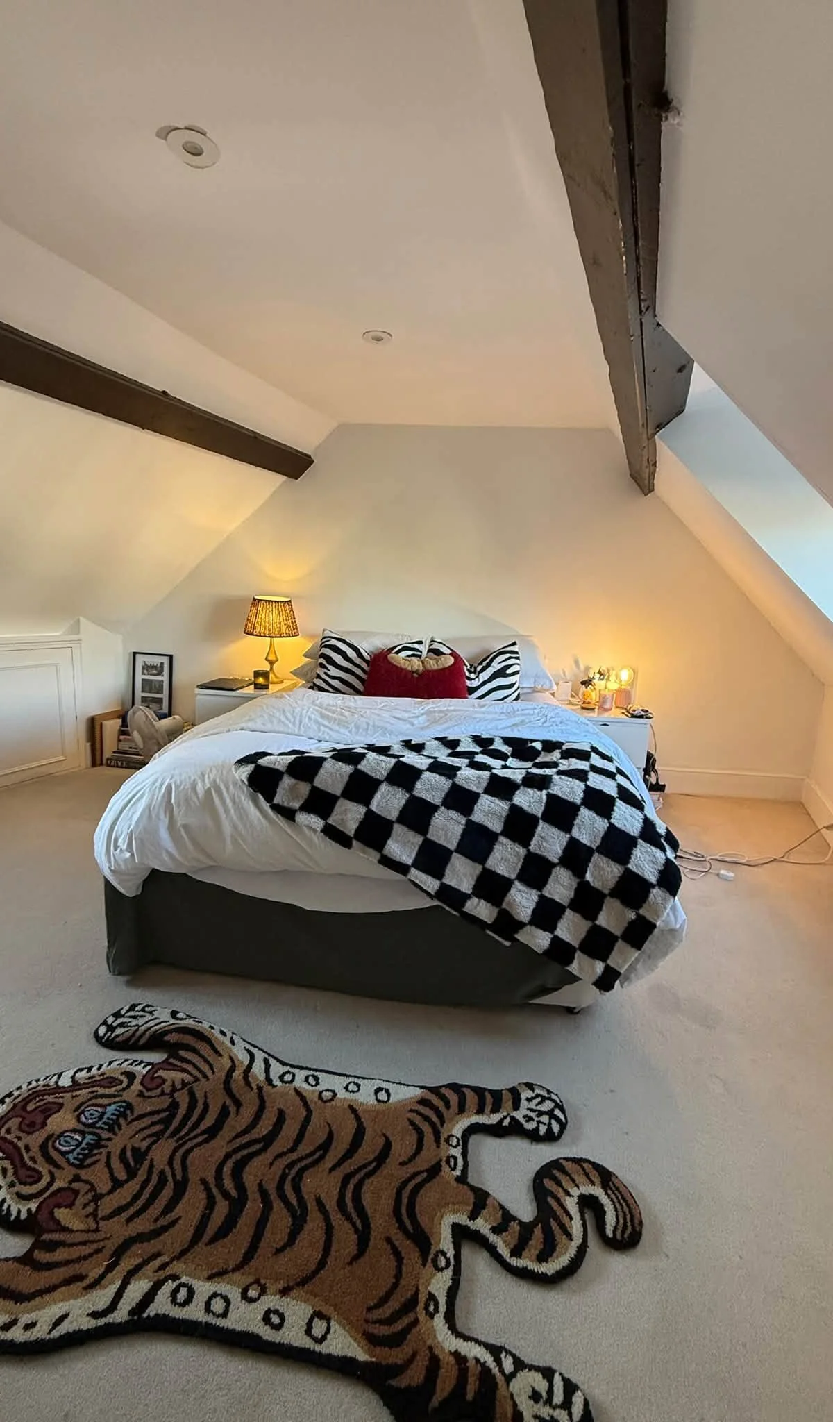 Large Double Room in Clapham Old Town Maisonette