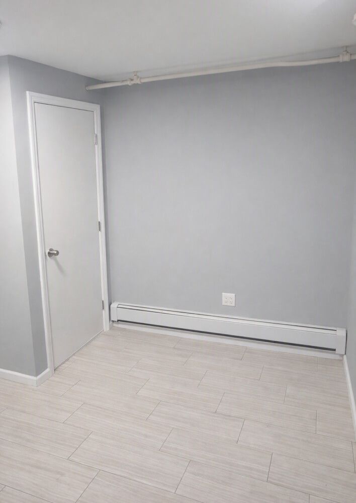 Private Room Available or a female Beginning in October