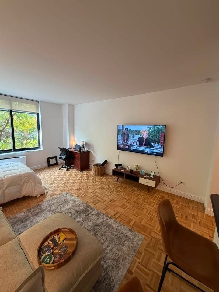 STUDIO APARTMENT AVAILABLE