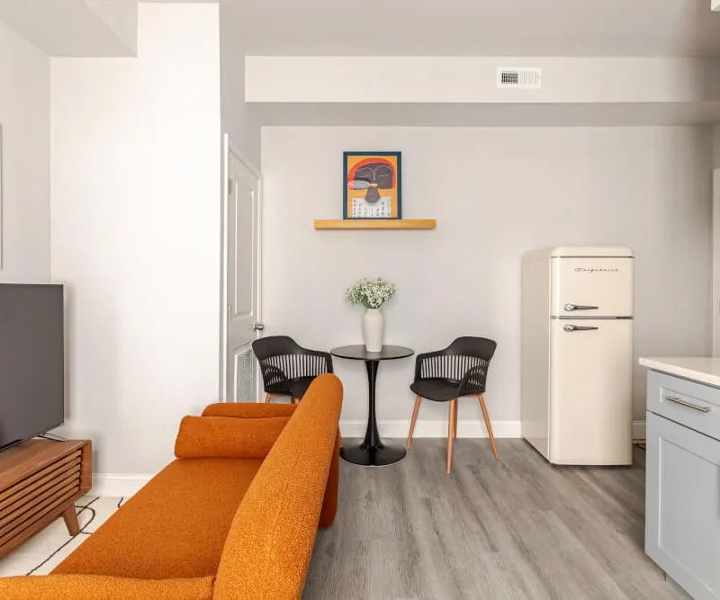 Luxe & Convenience Center City | GlobeNest