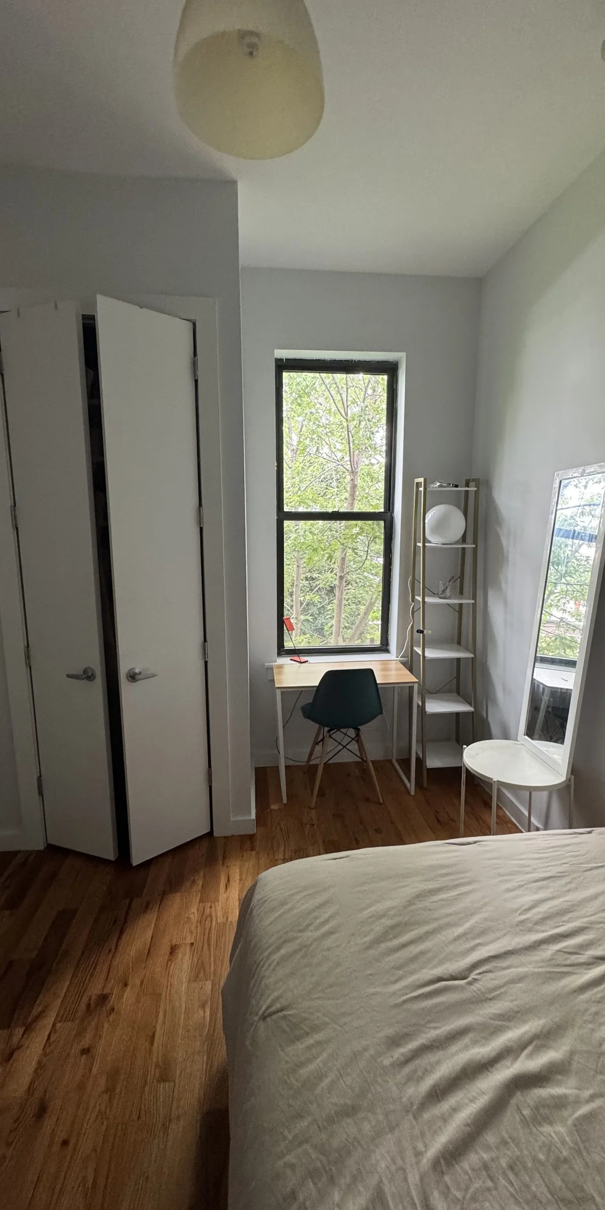 Quiet, warm bedroom in Bushwick