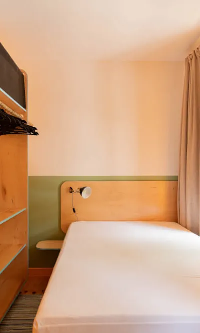 Stunning Private Room in one of our vibrant Coliving house - Crown 120 - Bedroom 3