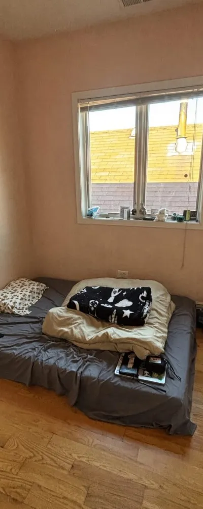 Budget-Friendly Private Bedroom in Quiet Chinese Neighborhood (S Oakley Ave, Chicago 34th St Area) | Female Only | Super Nice Roommates | Fully Furnished & Move-In Ready