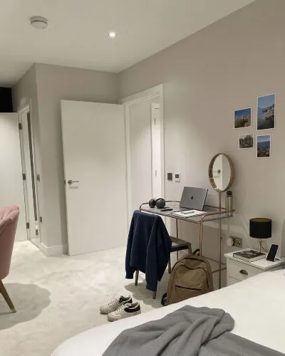 Battersea Park Master Bedroom | Private Bathroom | Walk-in Closet | Long-Term