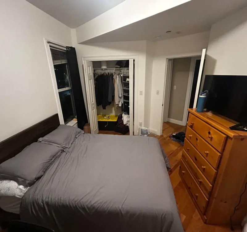 Bright Southie Room for Lease Takeover